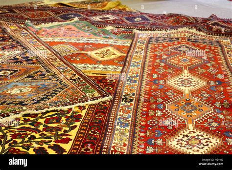  Understanding Persian Carpets: Weaving Together History, Art, and Cultural Identity